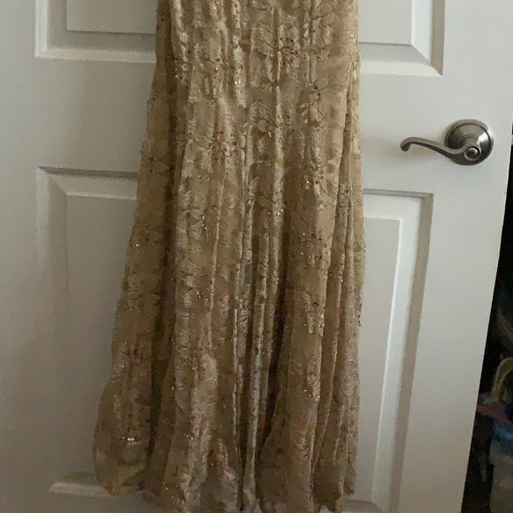 Formal gold lace size 0 dress - Picture 2 of 7